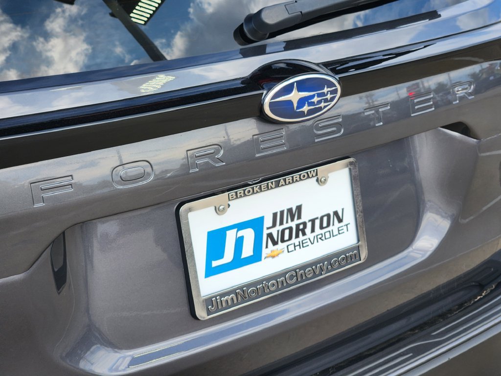 Used 2025 Subaru Forester Premium AWD/4WD image 11