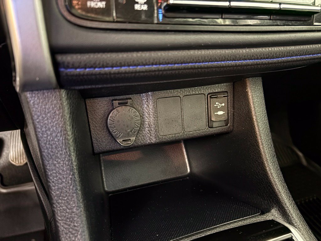 Used 2018 Toyota Corolla SE w/ SE Premium Package FWD image 27