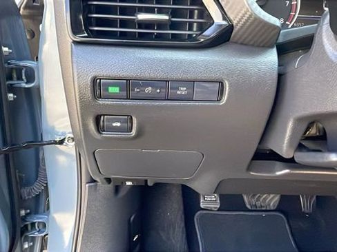 Used 2025 Nissan Sentra SV w/ Trunk Package image 26