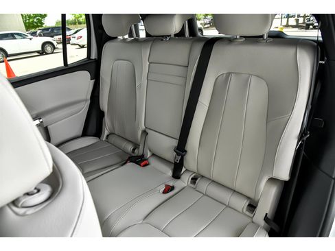 Certified 2025 Mercedes-Benz GLB 250 4MATIC image 15