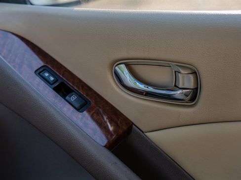 Used 2010 Nissan Murano LE w/ Navigation Pkg FWD image 24