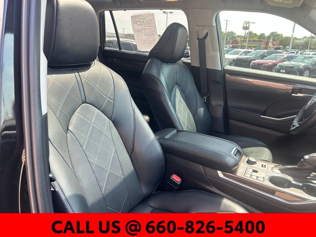 Used 2023 Toyota Highlander Platinum AWD/4WD image 5