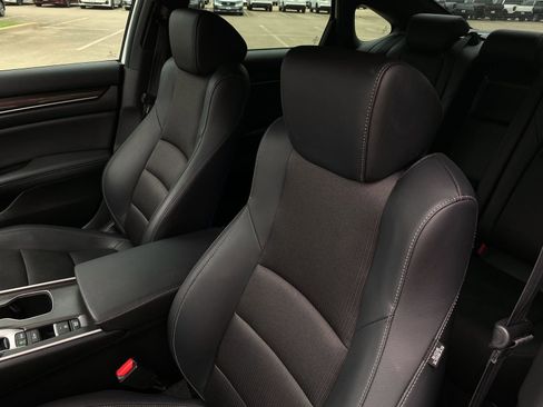 Used 2022 Honda Accord Sport image 12