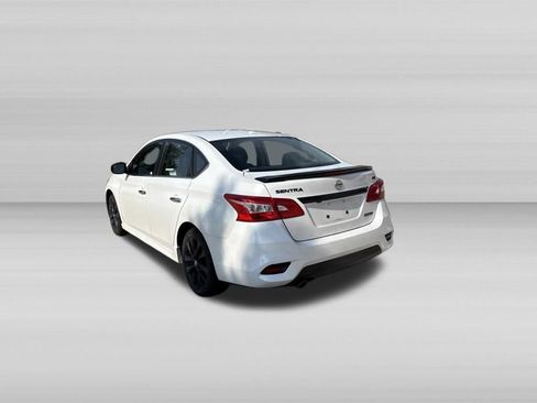 Used 2018 Nissan Sentra SR w/ SR Midnight Edition Package FWD image 7