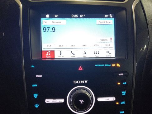 Used 2019 Ford Explorer Sport AWD/4WD image 25