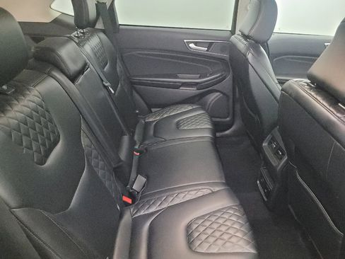 Used 2023 Ford Edge Titanium image 19