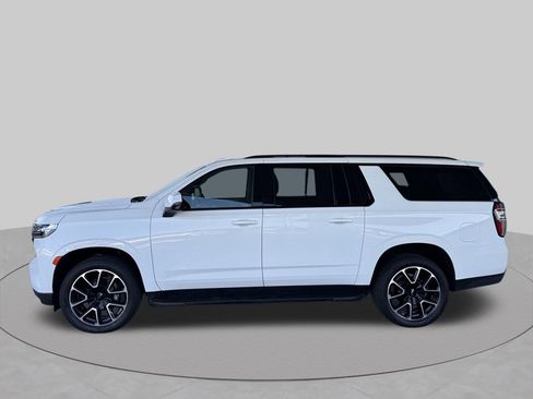 Used 2024 Chevrolet Suburban RST w/ Luxury Package AWD/4WD image 5