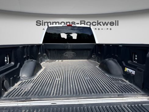 Used 2024 Ford F250 XLT AWD/4WD image 9