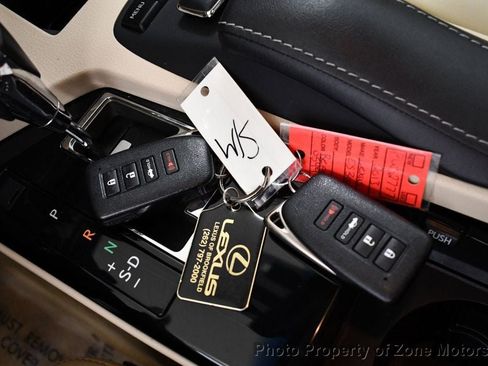 Used 2013 Lexus ES 300h image 56