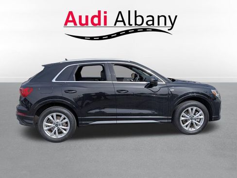 Used 2023 Audi Q3 2.0T Premium w/ Convenience Package image 7