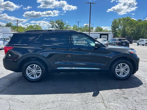 Certified 2024 Ford Explorer XLT w/ Equipment Group 202A AWD/4WD image 18