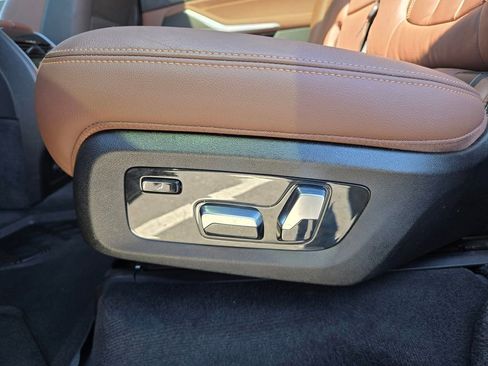 Used 2020 BMW X7 xDrive40i w/ Premium Package image 56