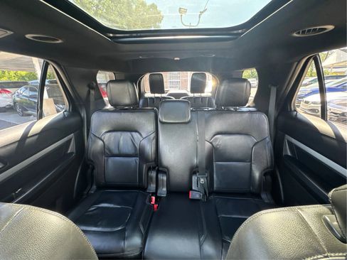 Used 2017 Ford Explorer XLT w/ Equipment Group 202A image 21