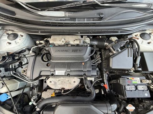 Used 2009 Hyundai Elantra GLS image 9