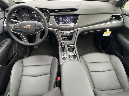 Used 2025 Cadillac XT5 Premium Luxury w/ Technology Package image 7