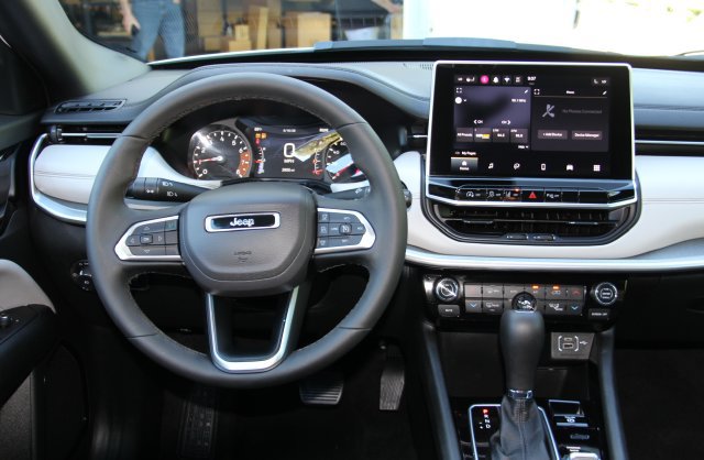Used 2026 Jeep Compass Limited AWD/4WD image 24