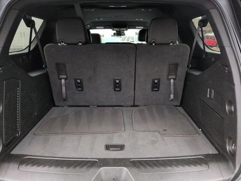Used 2024 Chevrolet Suburban LT image 25