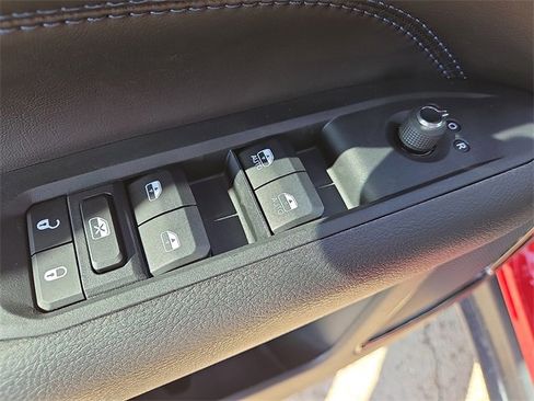 New 2026 Jeep Compass Latitude image 13