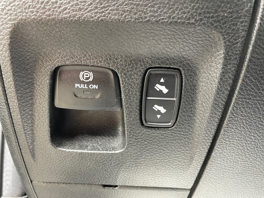 Used 2023 RAM 1500 Big Horn AWD/4WD image 38