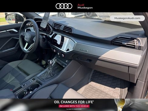 New 2025 Audi Q3 2.0T Premium image 30