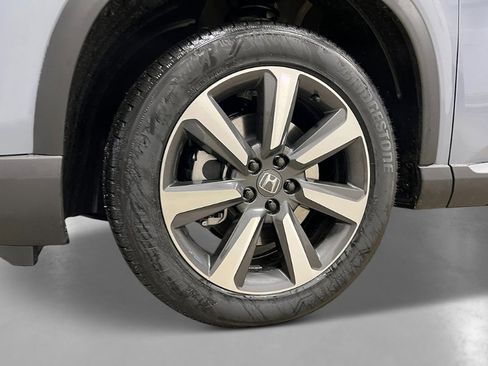 New 2025 Honda Pilot Touring image 12