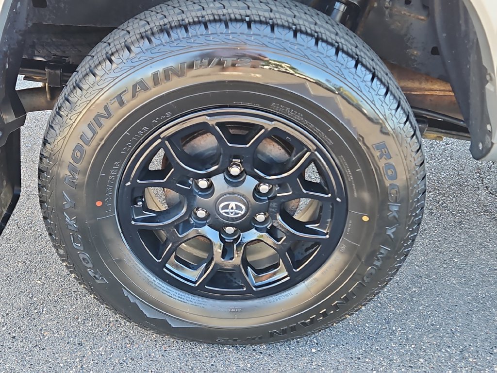 Used 2022 Toyota Tacoma SR5 AWD/4WD image 7