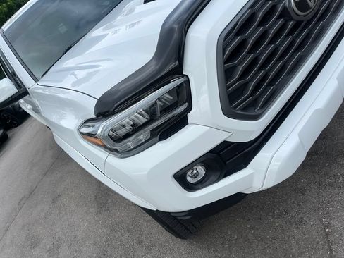 Used 2020 Toyota Tacoma TRD Sport w/ TRD Premium Sport Package AWD/4WD image 37
