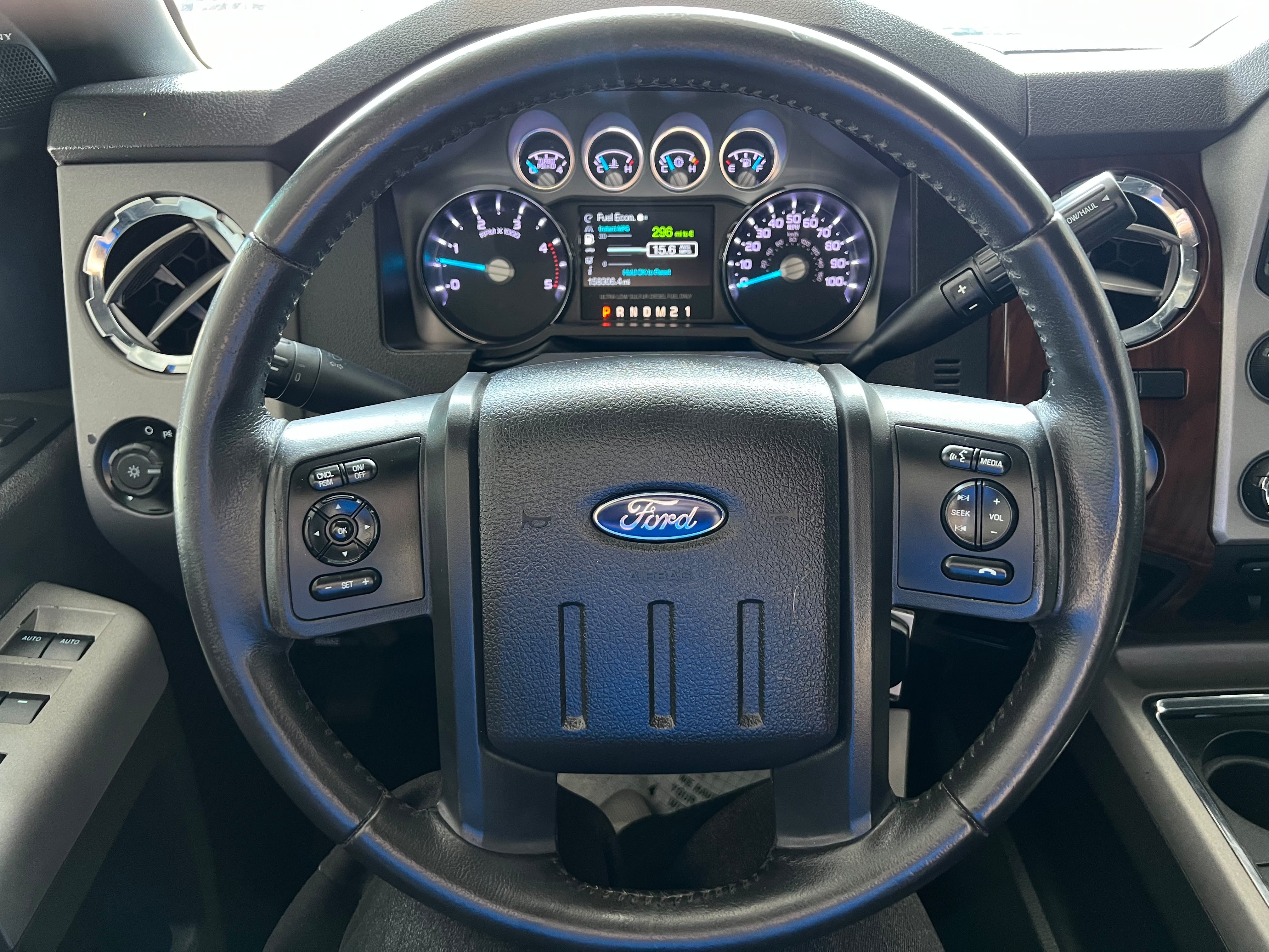 Used 2015 Ford F250 Lariat w/ Lariat Interior Package AWD/4WD image 16