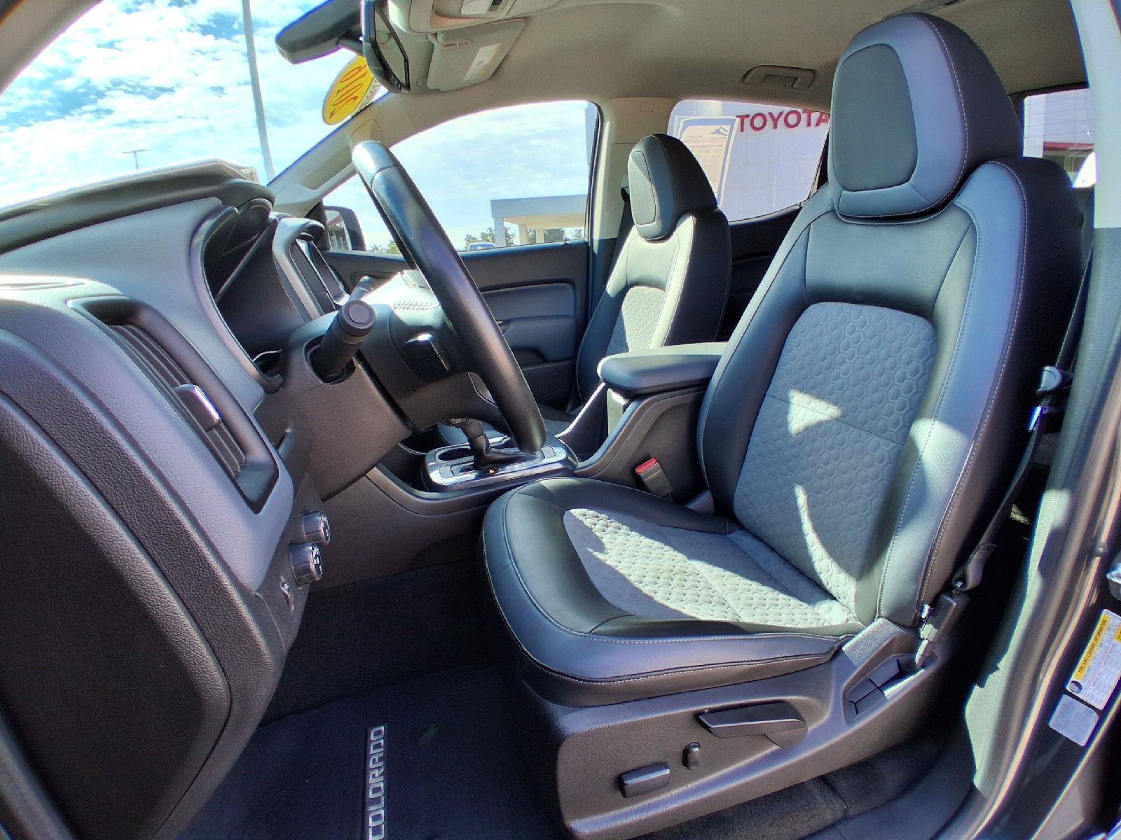 Used 2016 Chevrolet Colorado Z71 AWD/4WD image 17