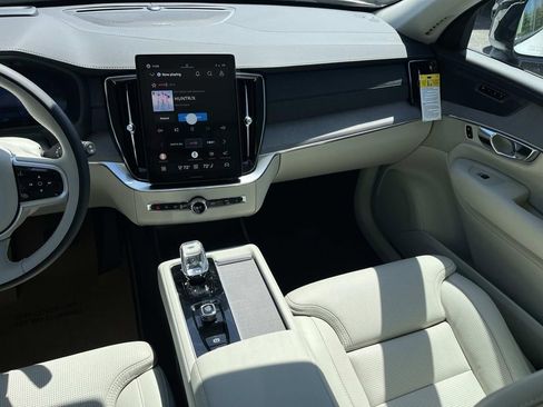 New 2026 Volvo XC90 T8 Ultra w/ Protection Package Premier AWD/4WD image 15