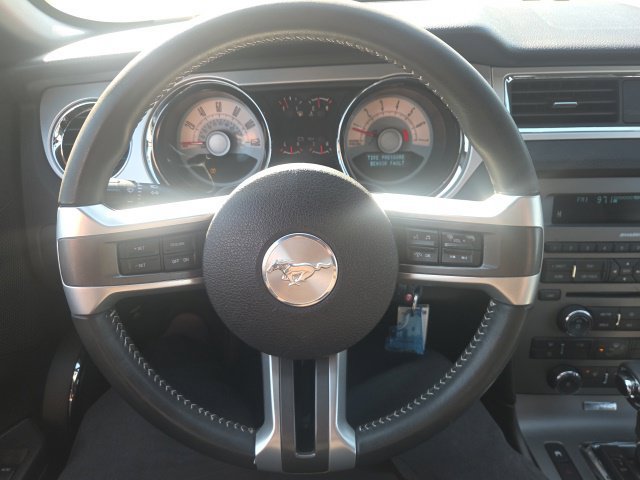 Used 2010 Ford Mustang Coupe RWD image 26