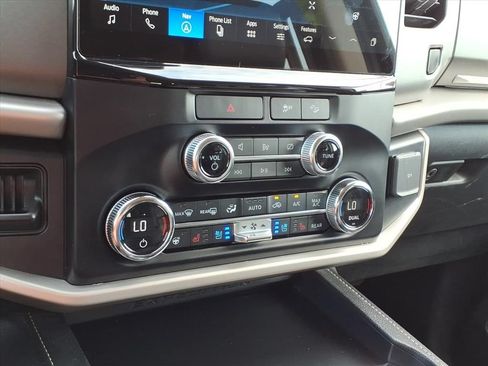 Used 2022 Ford Expedition XLT AWD/4WD image 8
