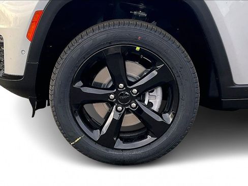 New 2025 Jeep Grand Cherokee L Limited w/ Luxury Tech Group II image 11