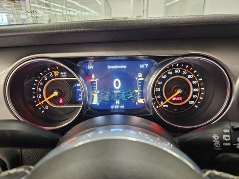 Used 2020 Jeep Wrangler Unlimited Sahara image 13