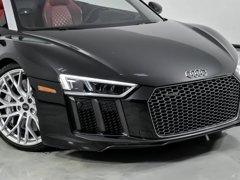 Used 2017 Audi R8 V10 w/ Ceramic Brake Package image 3