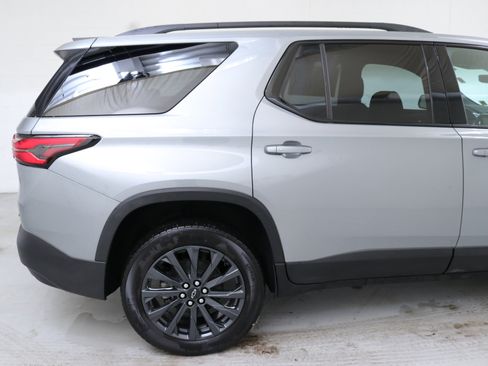 Used 2023 Chevrolet Traverse RS image 10