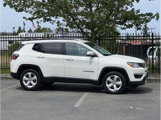 Used 2017 Jeep Compass Latitude w/ Popular Equipment Group image 1