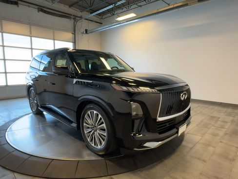 New 2026 INFINITI QX80 Luxe image 2