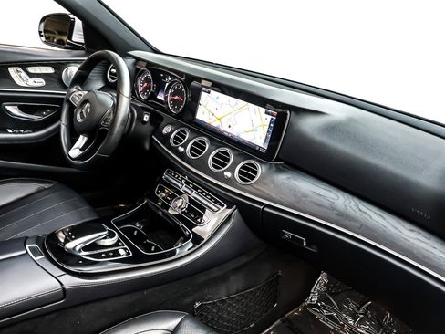 Used 2017 Mercedes-Benz E 300 image 16