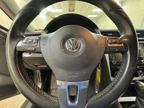 Used 2013 Volkswagen Passat 2.5 SE FWD image 39