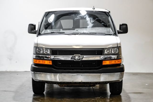 Used 2018 Chevrolet Express 2500 LT w/ LT Preferred Equipment Group RWD image 6