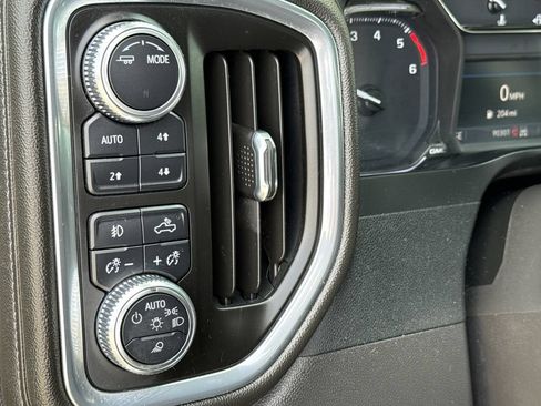Used 2022 GMC Sierra 1500 SLT AWD/4WD image 23