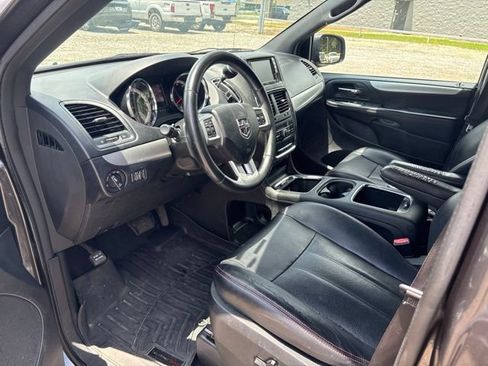 Used 2017 Dodge Grand Caravan GT FWD image 8