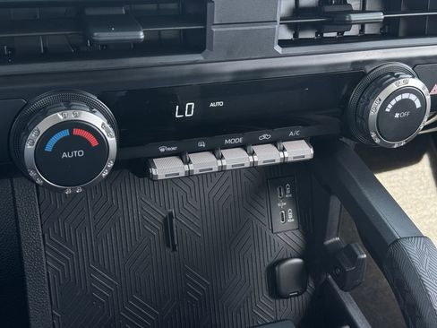 Used 2024 Toyota Tacoma TRD Sport image 20