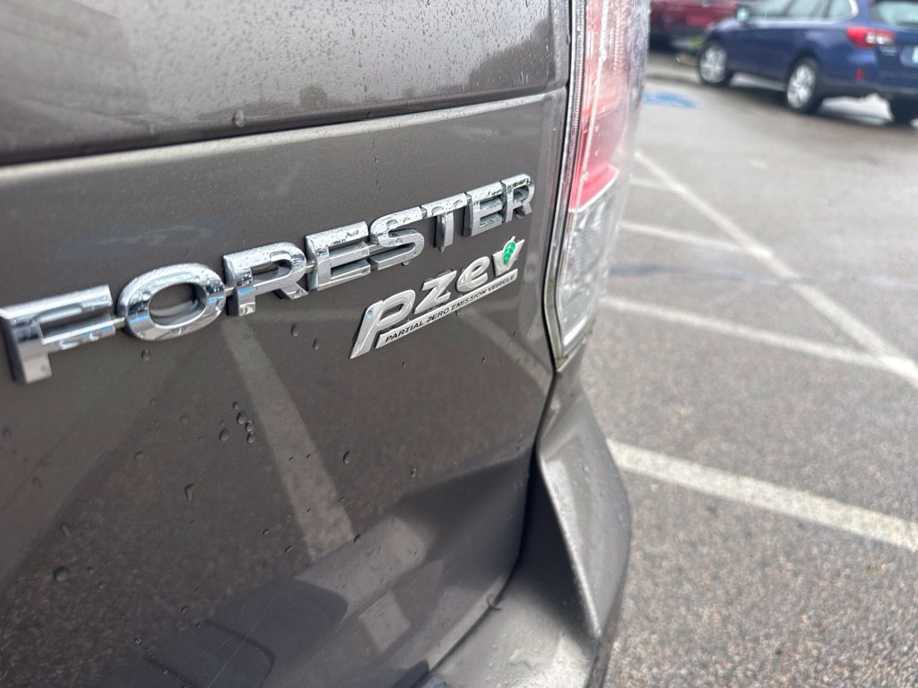 Used 2017 Subaru Forester 2.5i Touring AWD/4WD image 28
