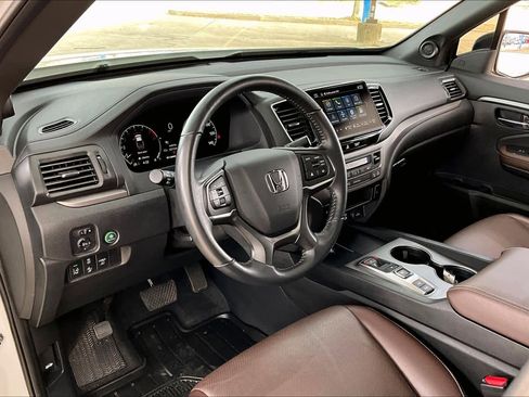 Certified 2024 Honda Ridgeline RTL image 17