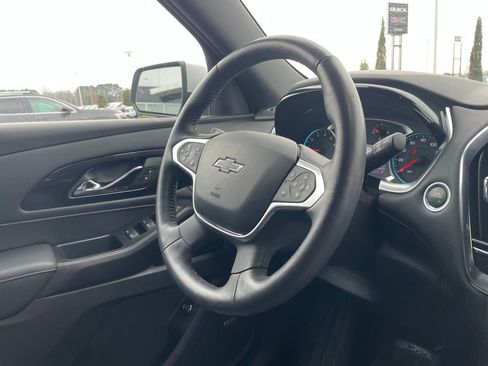 Used 2022 Chevrolet Traverse RS w/ LPO, Roadside Safety Package image 28