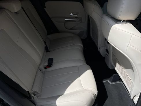 Used 2023 Mercedes-Benz GLA 250 w/ Premium Package image 10