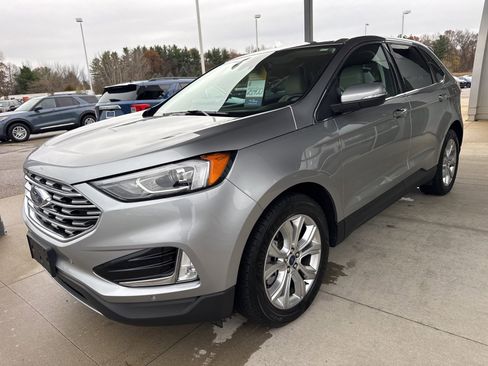 Certified 2021 Ford Edge Titanium image 3