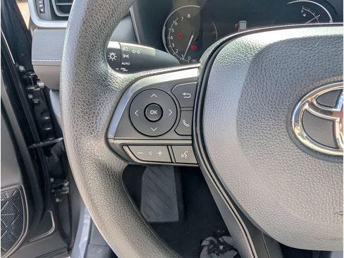 Used 2024 Toyota RAV4 XLE image 17